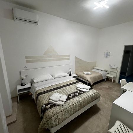 La Piazza Beb Bed & Breakfast โตรเปอา ภายนอก รูปภาพ