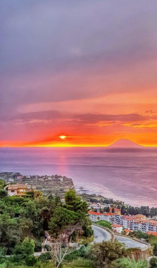 La Piazza Beb Bed & Breakfast โตรเปอา ภายนอก รูปภาพ