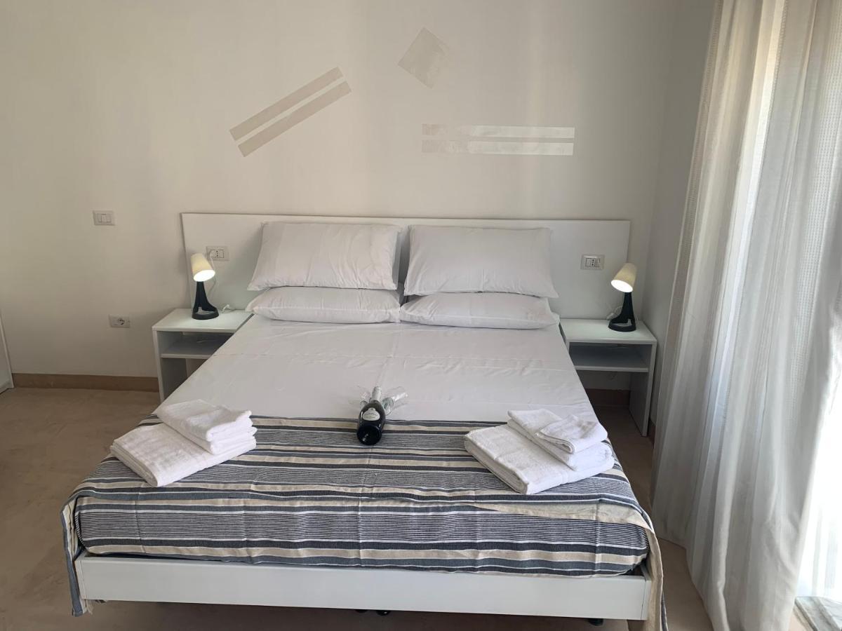La Piazza Beb Bed & Breakfast โตรเปอา ภายนอก รูปภาพ