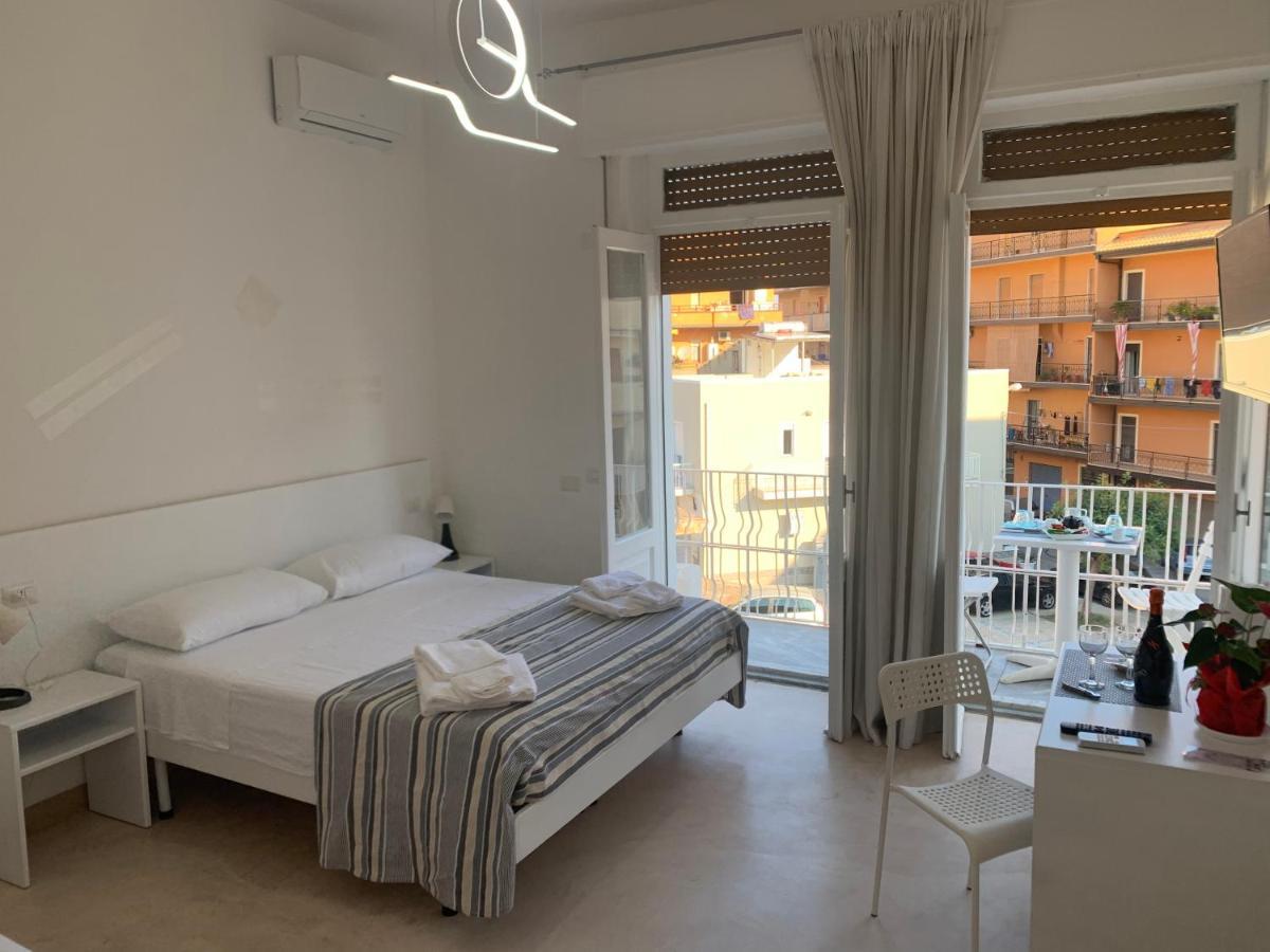 La Piazza Beb Bed & Breakfast โตรเปอา ภายนอก รูปภาพ