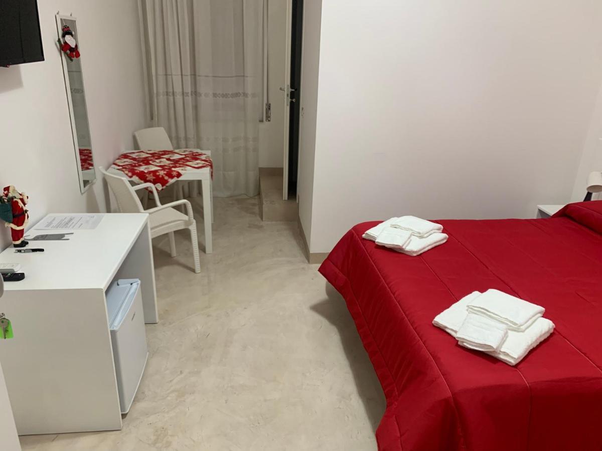 La Piazza Beb Bed & Breakfast โตรเปอา ภายนอก รูปภาพ