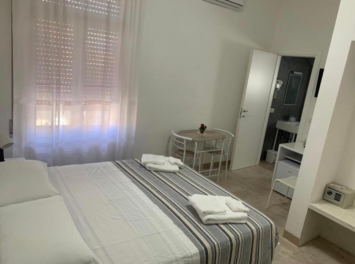 La Piazza Beb Bed & Breakfast โตรเปอา ภายนอก รูปภาพ