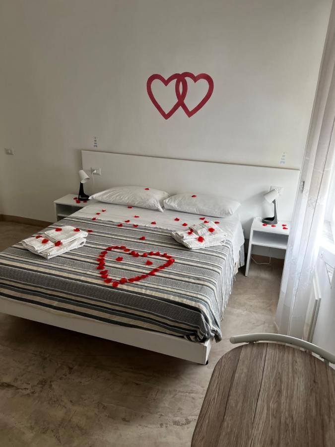 La Piazza Beb Bed & Breakfast โตรเปอา ภายนอก รูปภาพ