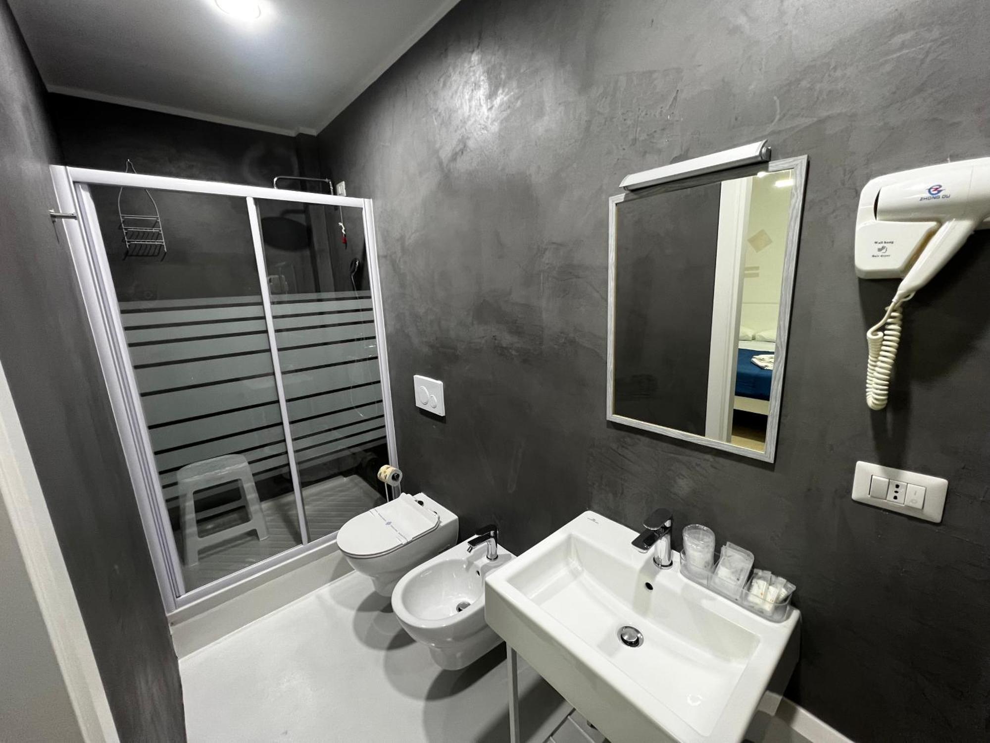 La Piazza Beb Bed & Breakfast โตรเปอา ภายนอก รูปภาพ